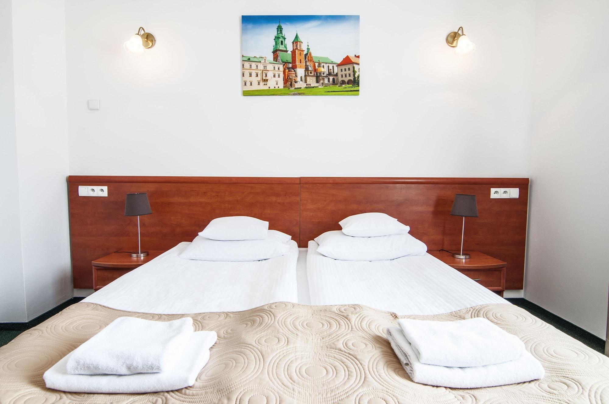 Hotel Artur Krasków Dış mekan fotoğraf